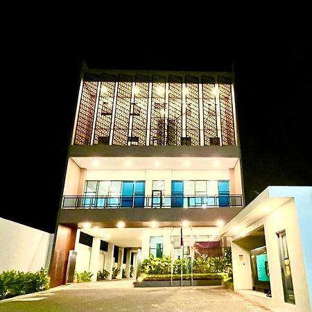 Front One Hotel Gombong Gombong  Luaran gambar