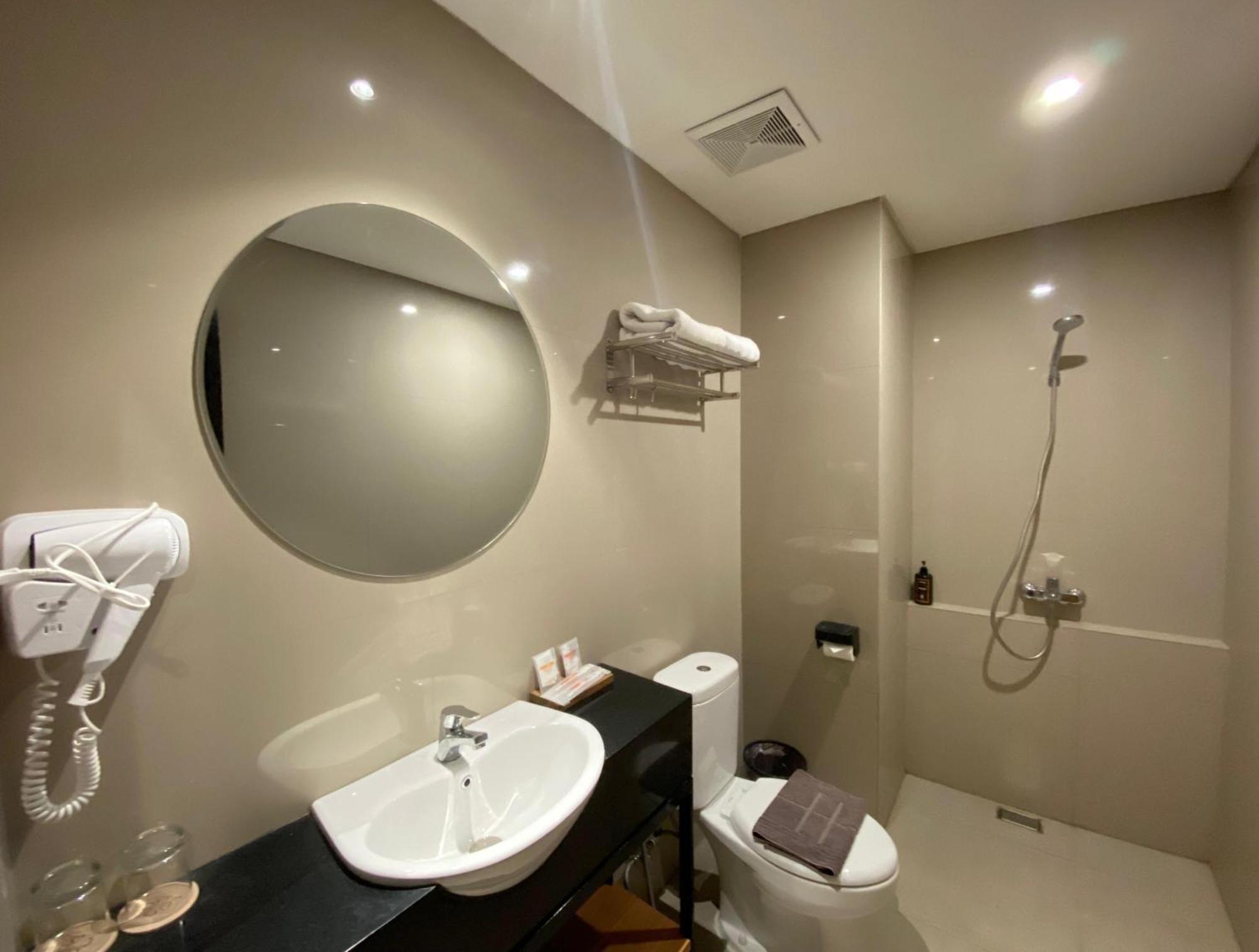 Front One Hotel Gombong Gombong  Luaran gambar