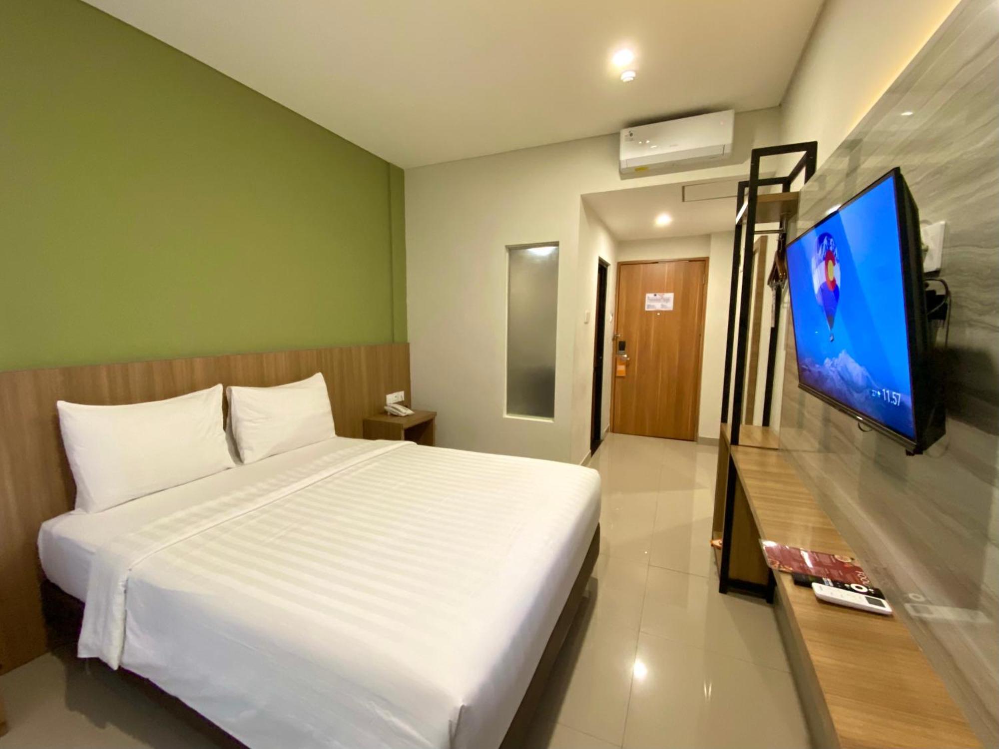 Front One Hotel Gombong Gombong  Luaran gambar