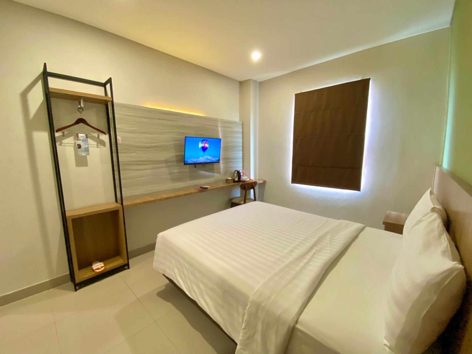 Front One Hotel Gombong Gombong  Luaran gambar