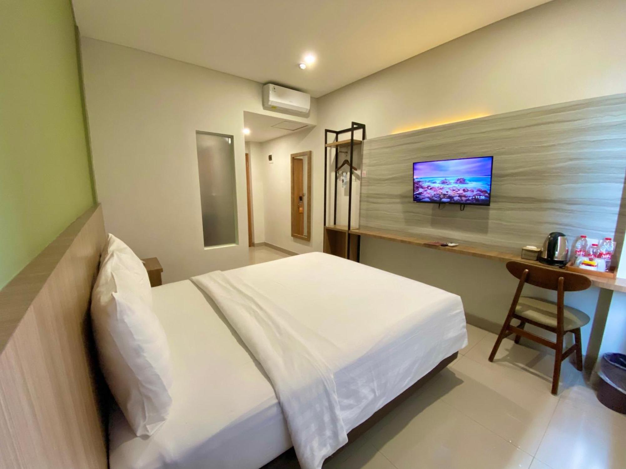 Front One Hotel Gombong Gombong  Luaran gambar