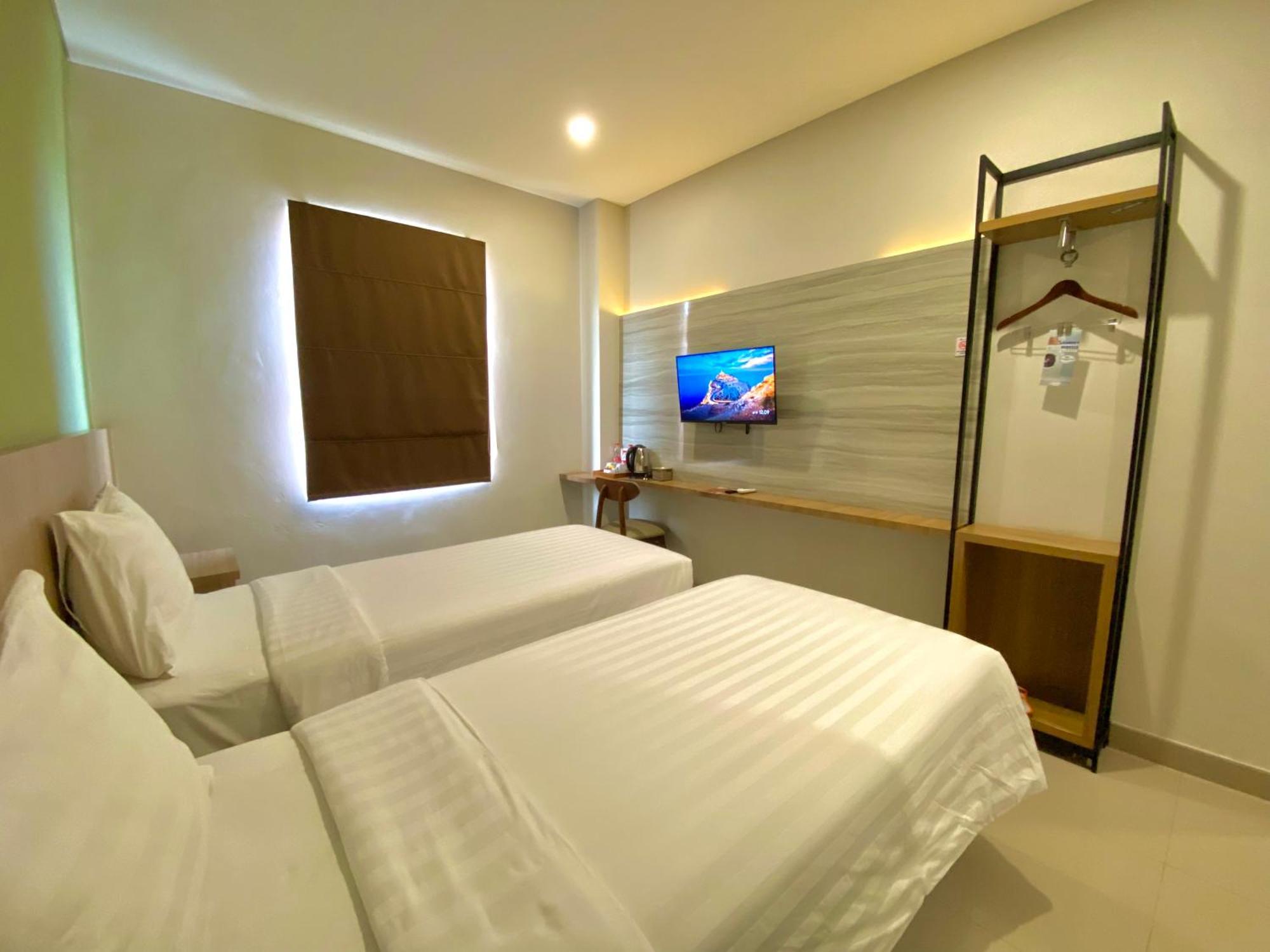 Front One Hotel Gombong Gombong  Luaran gambar