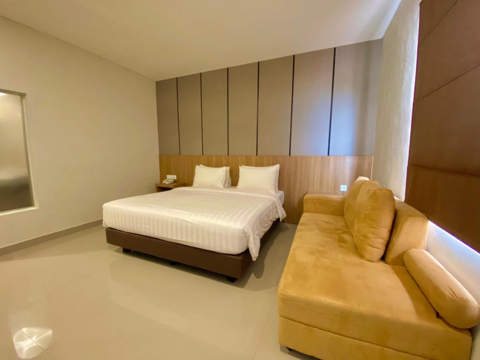 Front One Hotel Gombong Gombong  Luaran gambar