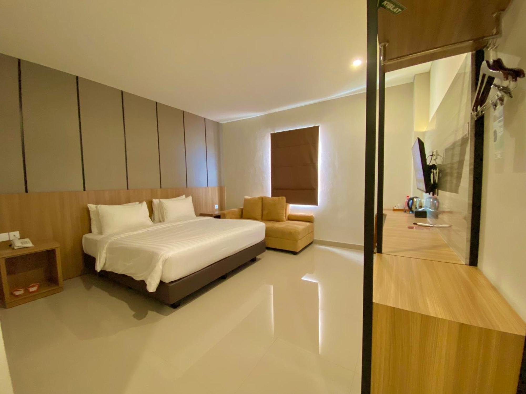 Front One Hotel Gombong Gombong  Luaran gambar