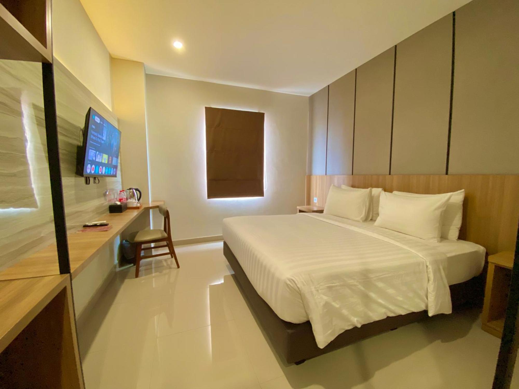 Front One Hotel Gombong Gombong  Luaran gambar