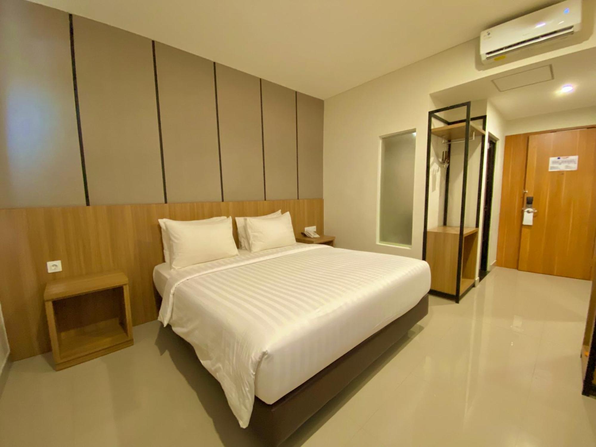 Front One Hotel Gombong Gombong  Luaran gambar