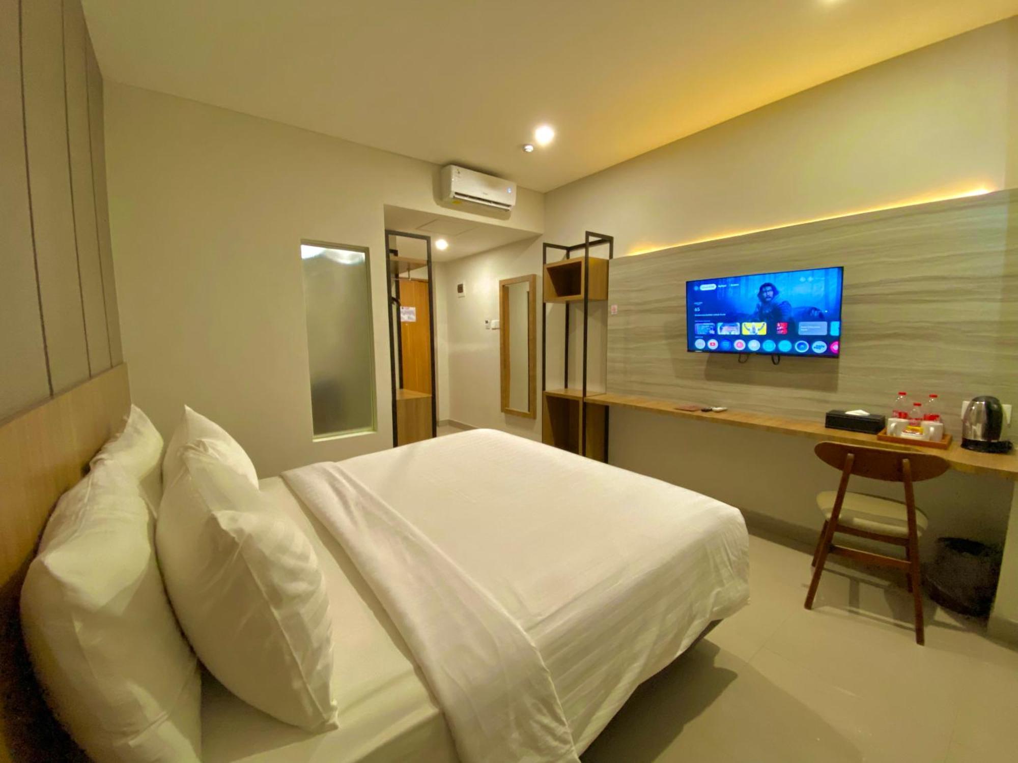 Front One Hotel Gombong Gombong  Luaran gambar