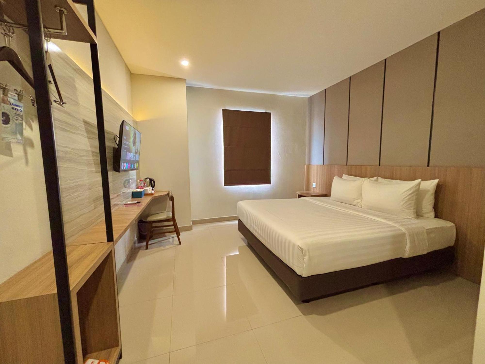 Front One Hotel Gombong Gombong  Luaran gambar