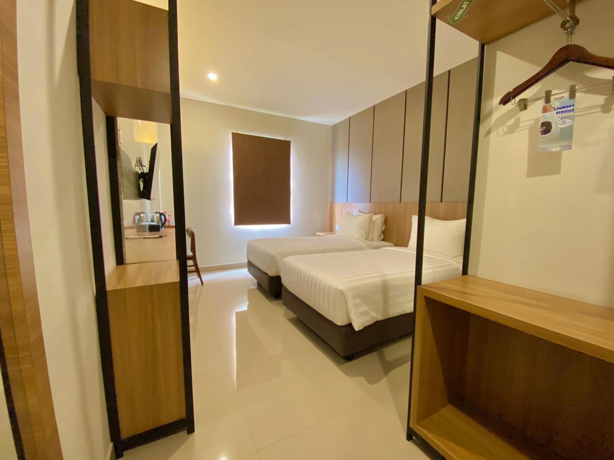 Front One Hotel Gombong Gombong  Luaran gambar