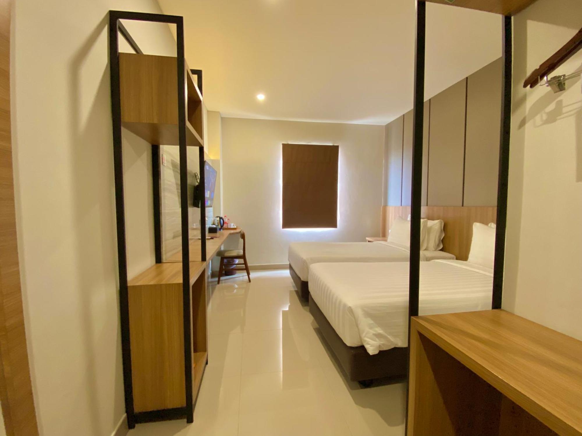 Front One Hotel Gombong Gombong  Luaran gambar