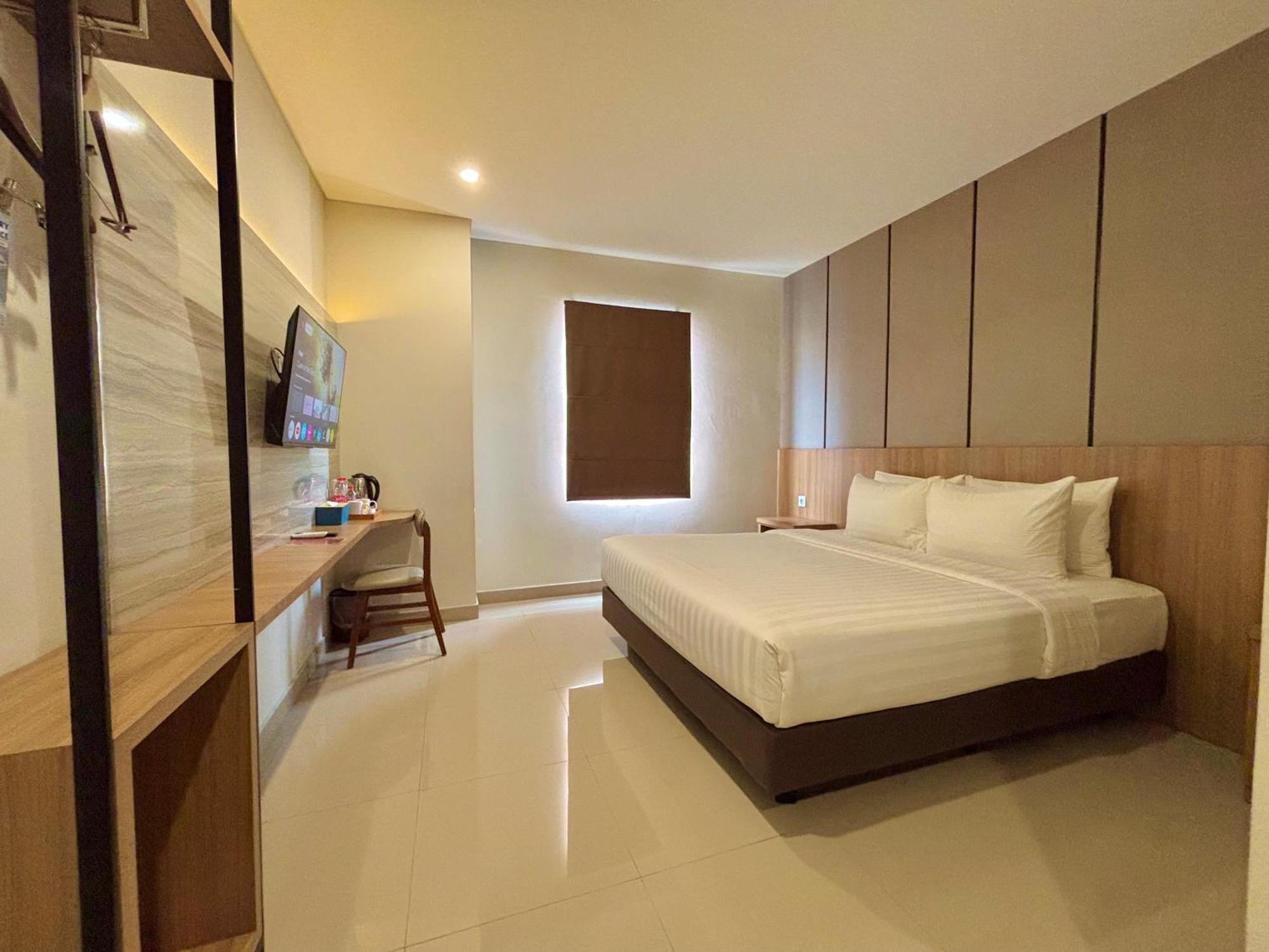 Front One Hotel Gombong Gombong  Luaran gambar